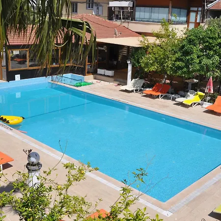 Mese & Hotel 2*